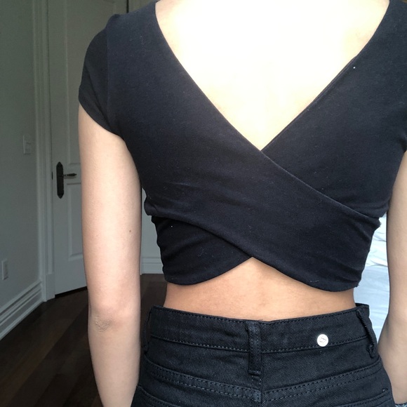 Black Crop Top With Crossed Back Garage - Picture 2 of 5